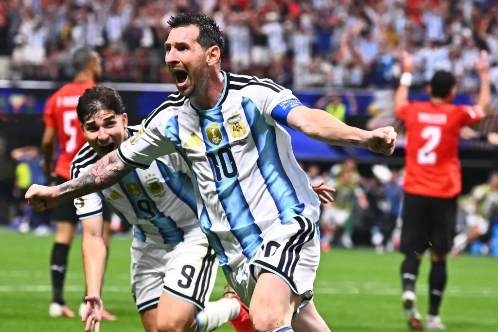 Lead image accompanying “Messi Shines as Argentina Battles Back to Eliminate Egypt 3-2 in World Cup Round of 16”