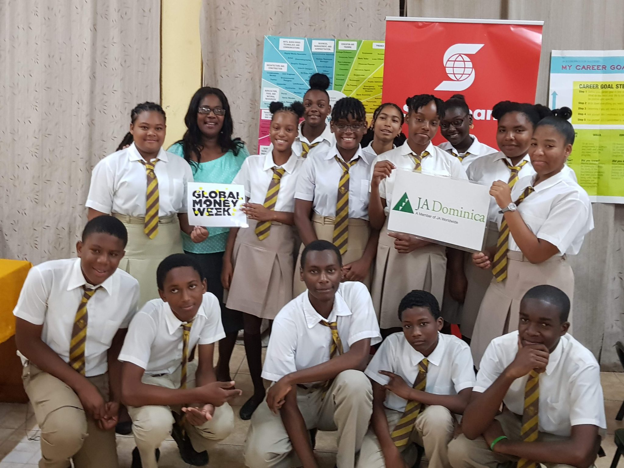 DOMINICA STATE COLLEGE TEAM WINS JUNIOR ACHIEVEMENT DOMINICA-SCOTIABANK INNOVATION CAMP 2019