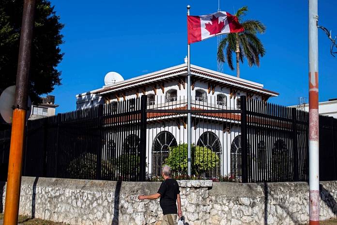Canada reinstate some visa services at the embassy in Cuba