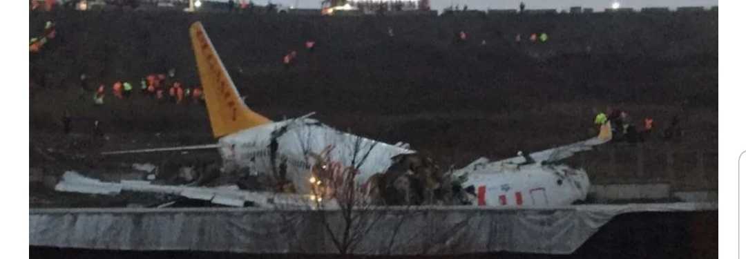  Turkey plane skids off runway and splits in Istanbul