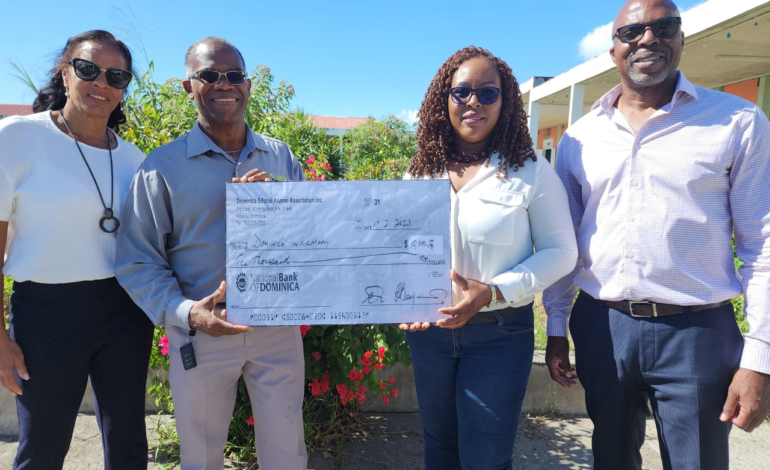 Dominica SiFoCol Alumni Association (DSAA)donated $10000 to the Dominica Infirmary